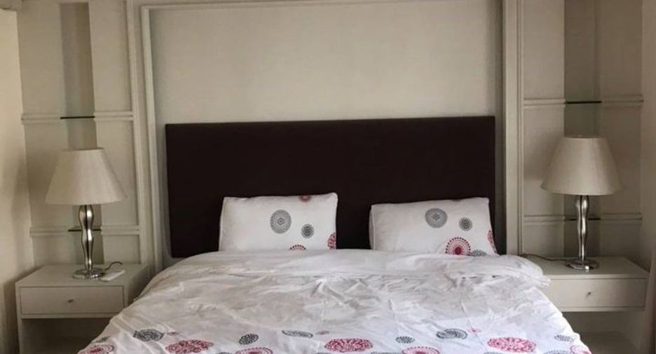 Casa adosada en venta de 4 habitaciones en Watthana, Bangkok