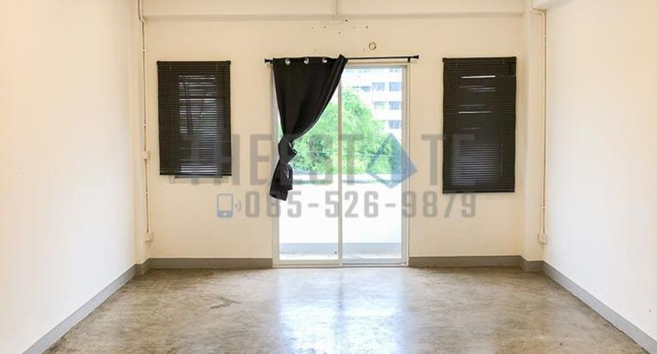 For rent 2 bedrooms retail Space in Mueang Chiang Mai, Chiang Mai