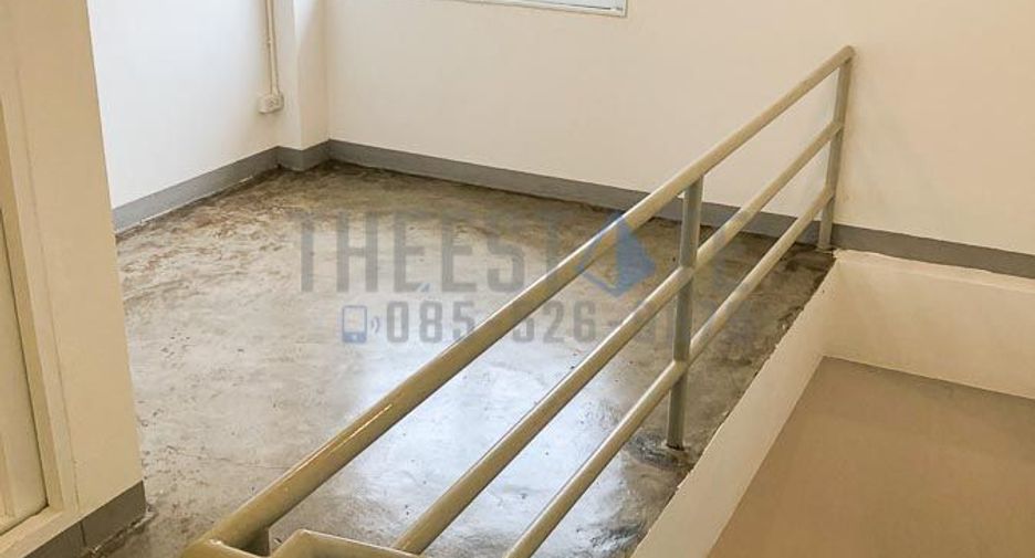 For rent 2 bedrooms retail Space in Mueang Chiang Mai, Chiang Mai