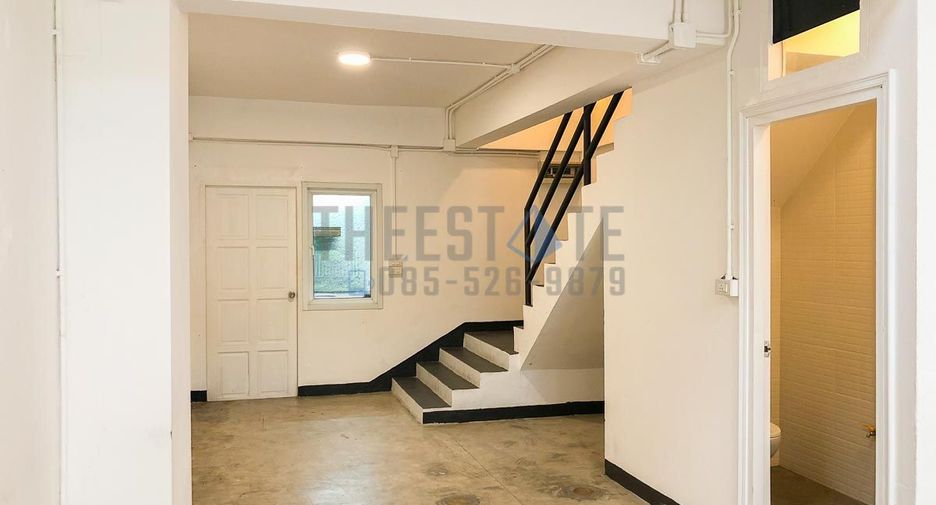 For rent 2 bedrooms retail Space in Mueang Chiang Mai, Chiang Mai