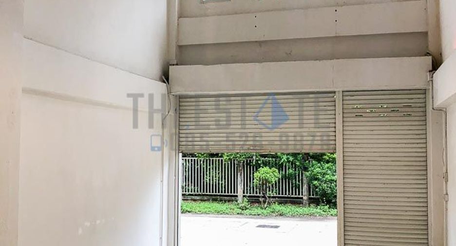For rent 2 bed retail Space in Mueang Chiang Mai, Chiang Mai