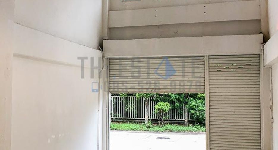 For rent 2 bedrooms retail Space in Mueang Chiang Mai, Chiang Mai