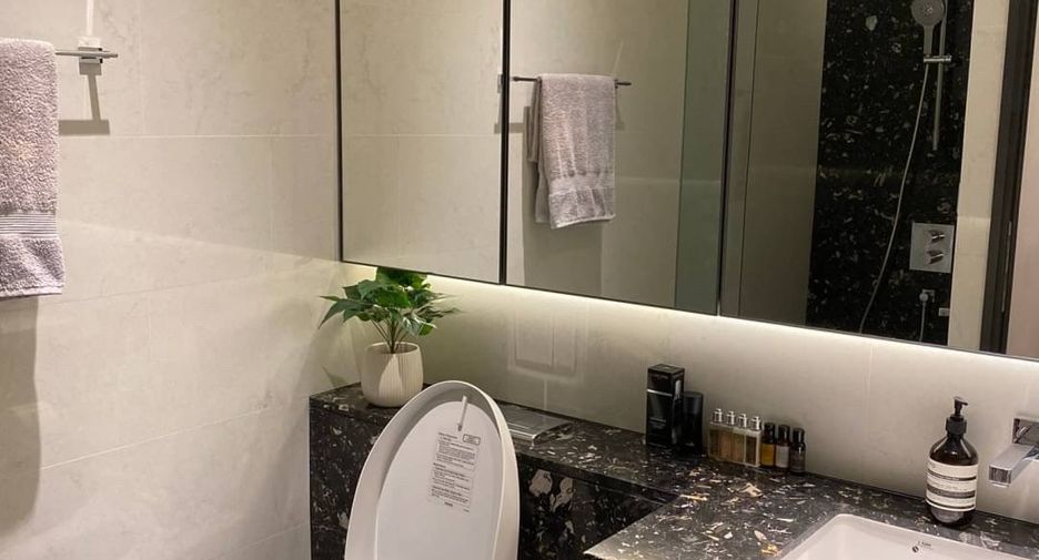 For rent and for sale 1 bed condo in Khlong Toei, Bangkok