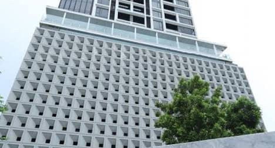 For rent and for sale 1 bed condo in Khlong Toei, Bangkok