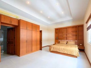For rent and for sale 3 bed townhouse in Pratumnak, Pattaya