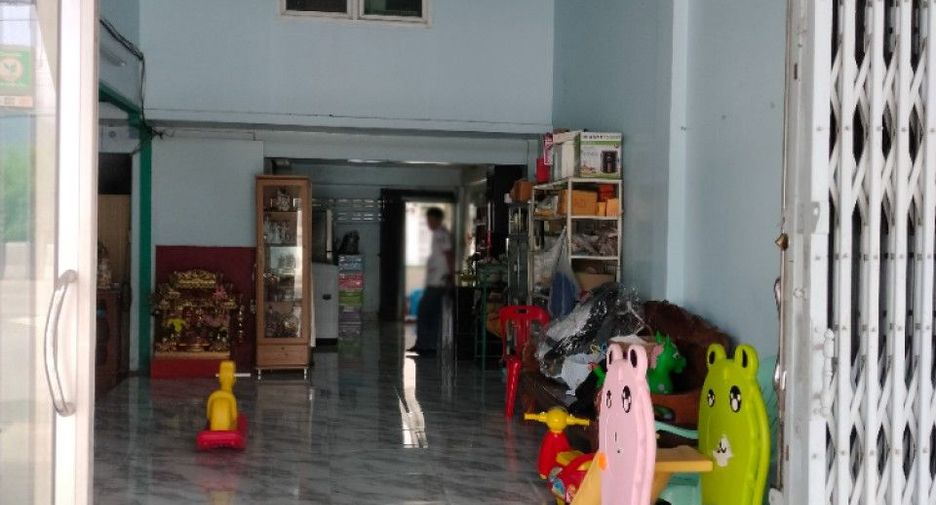 For sale 3 bed retail Space in Ban Bueng, Chonburi