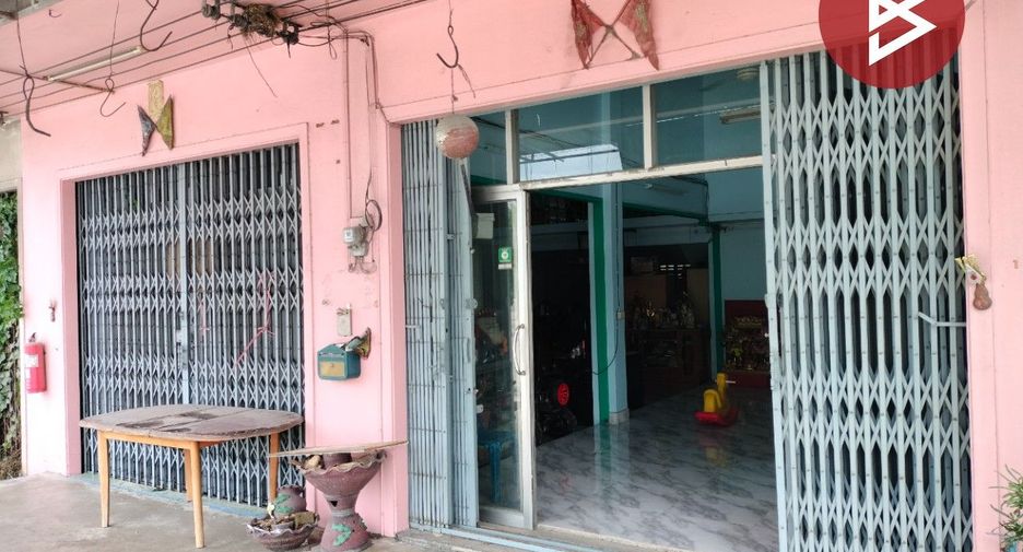 For sale 3 Beds retail Space in Ban Bueng, Chonburi