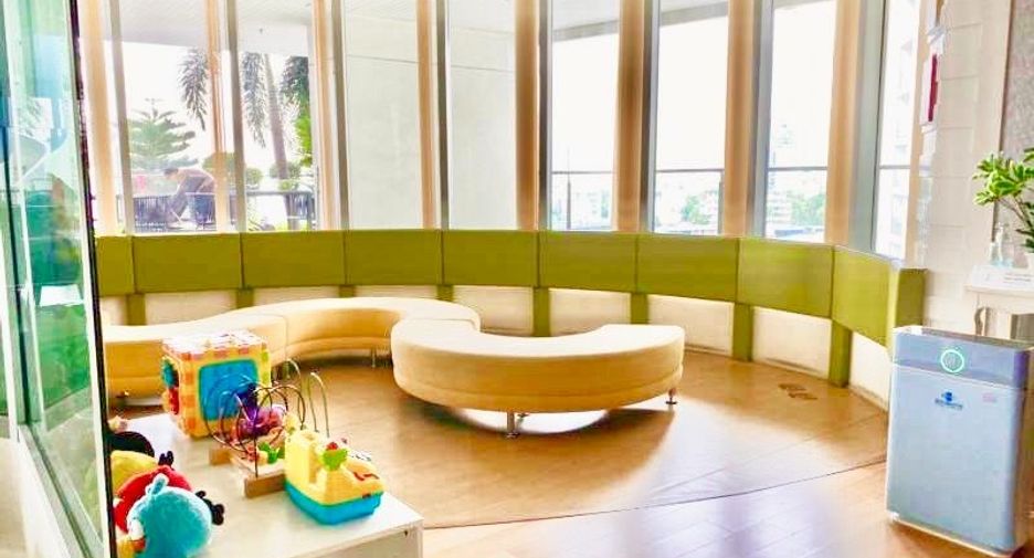For sale 1 bed condo in Khlong Toei, Bangkok