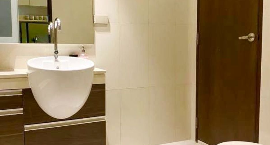 For sale 1 bed condo in Khlong Toei, Bangkok