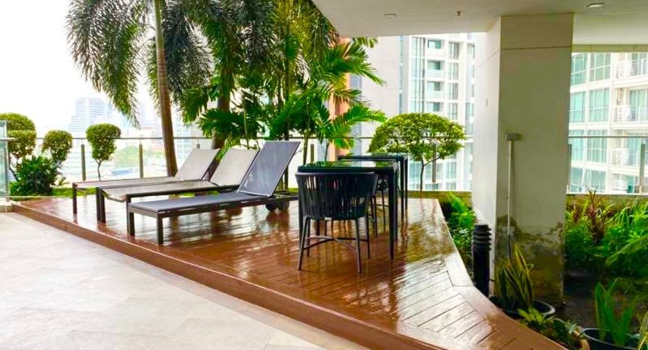 For sale 1 bed condo in Khlong Toei, Bangkok