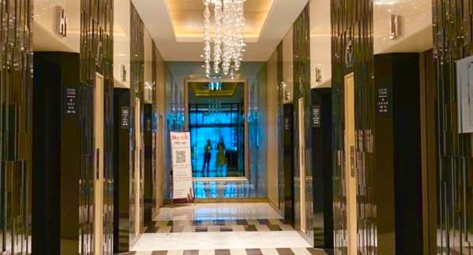 For sale 1 bed condo in Khlong Toei, Bangkok