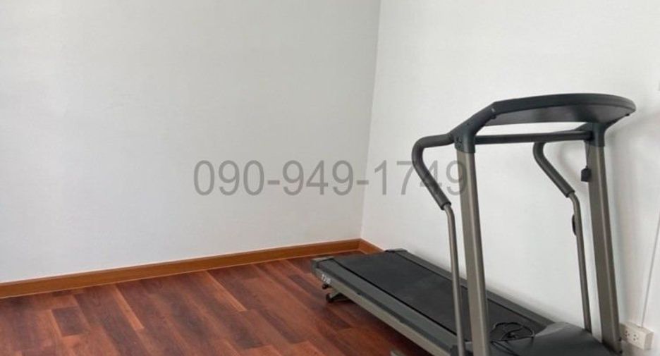 For rent 3 bedrooms townhouse in Watthana, Bangkok
