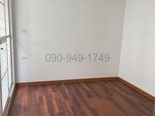 Аренда 3 спальни таунхаус в Щаттхана, Бангкок