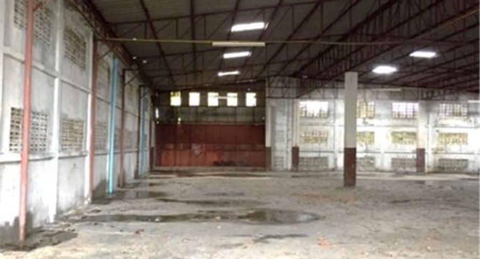 For sale warehouse in Mueang Lamphun, Lamphun