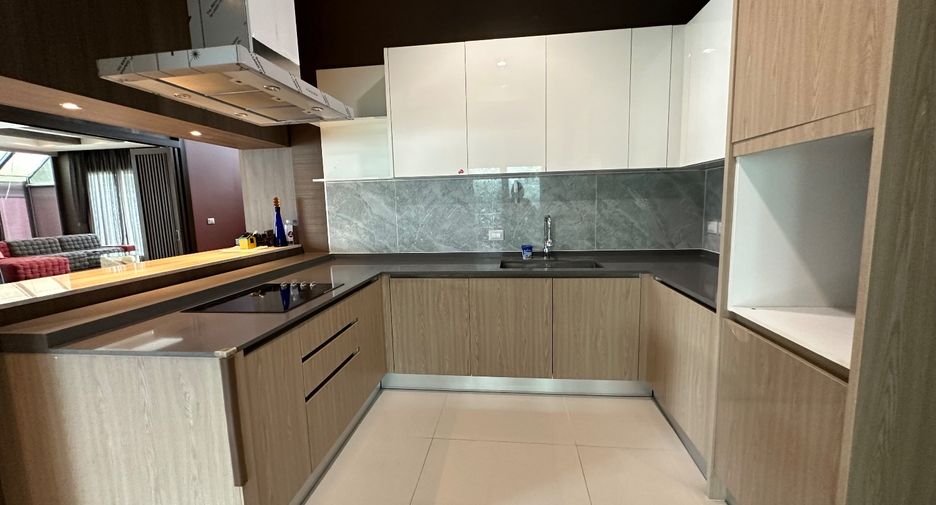 For sale 5 bed house in Pak Kret, Nonthaburi