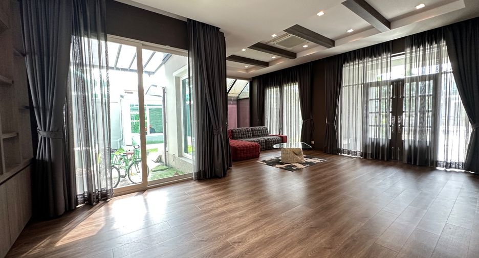 For sale 5 bed house in Pak Kret, Nonthaburi