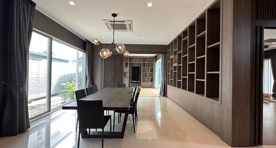 For sale 5 bed house in Pak Kret, Nonthaburi