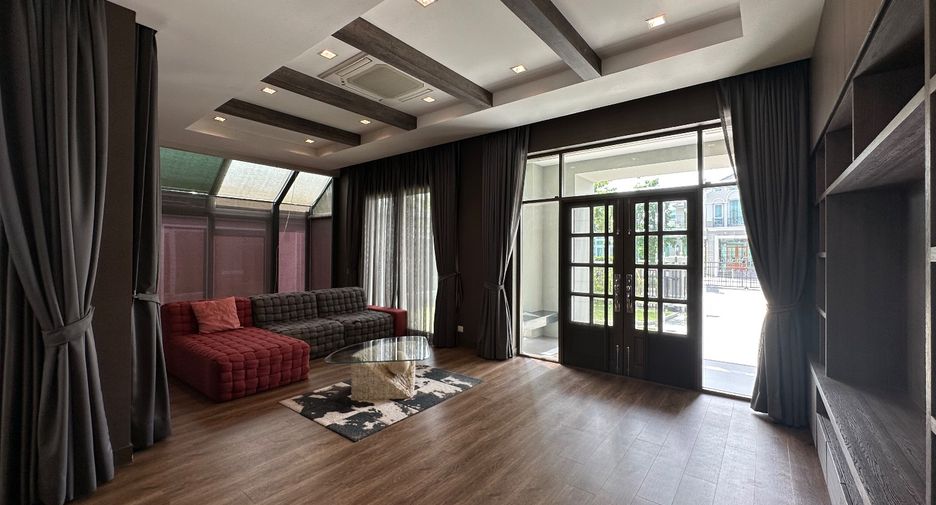 For sale 5 bed house in Pak Kret, Nonthaburi