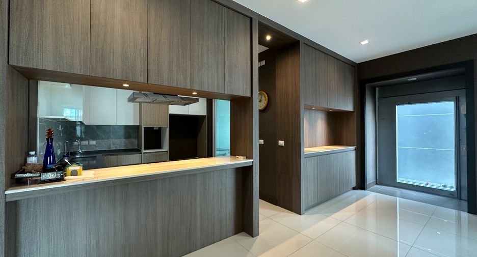 For sale 5 bed house in Pak Kret, Nonthaburi
