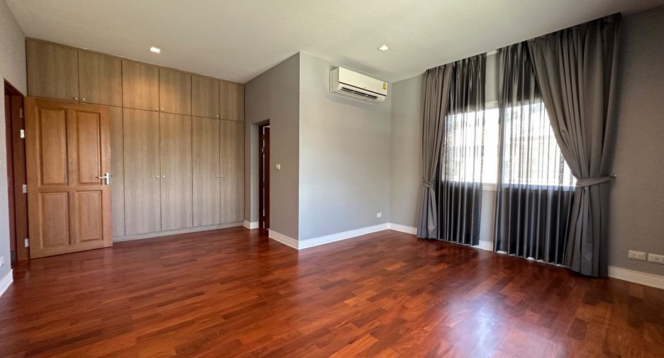 For sale 5 bed house in Pak Kret, Nonthaburi