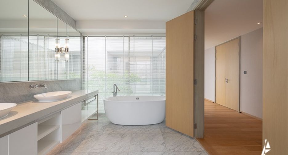 For sale 3 bedrooms house in Watthana, Bangkok