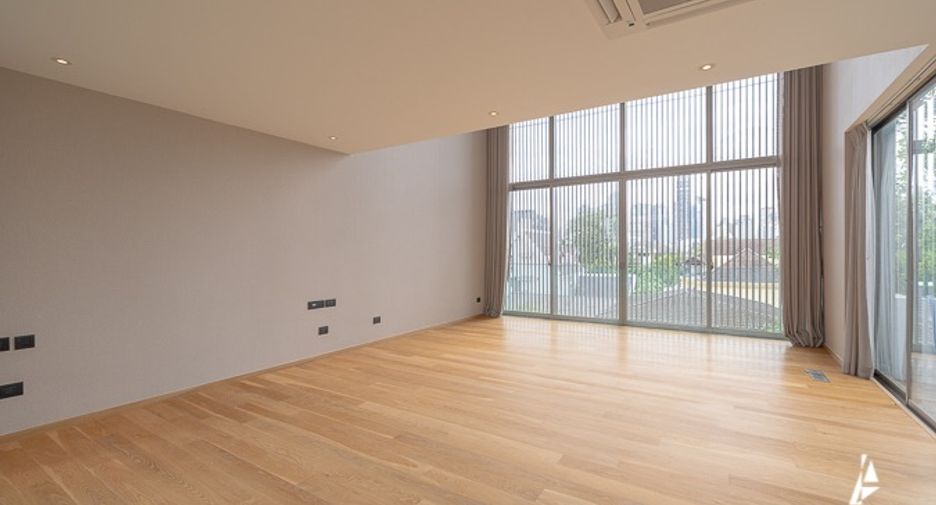 For sale 3 bedrooms house in Watthana, Bangkok