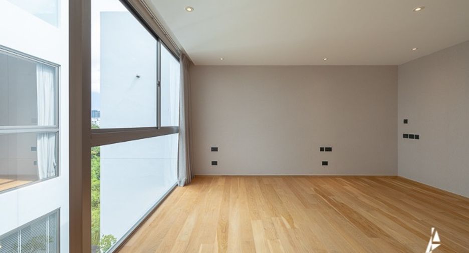 For sale 3 bedrooms house in Watthana, Bangkok