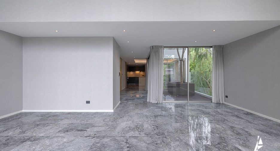 For sale 3 bedrooms house in Watthana, Bangkok