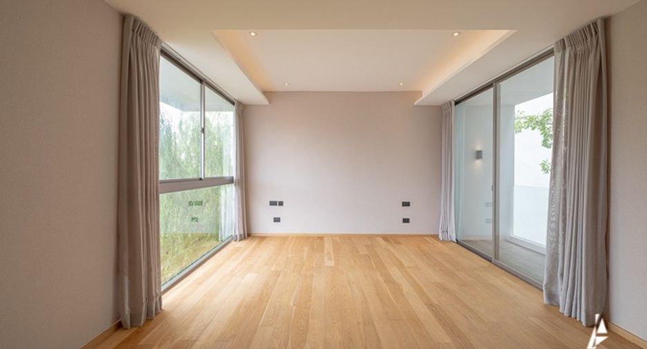 For sale 3 bedrooms house in Watthana, Bangkok