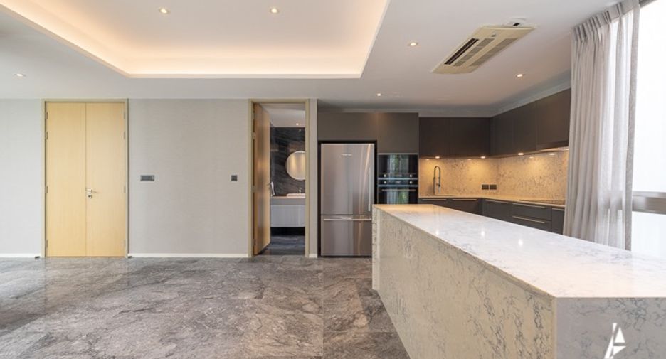 For sale 3 bedrooms house in Watthana, Bangkok