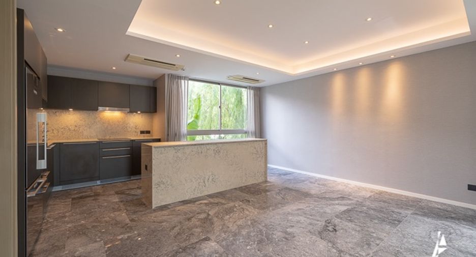 For sale 3 bedrooms house in Watthana, Bangkok