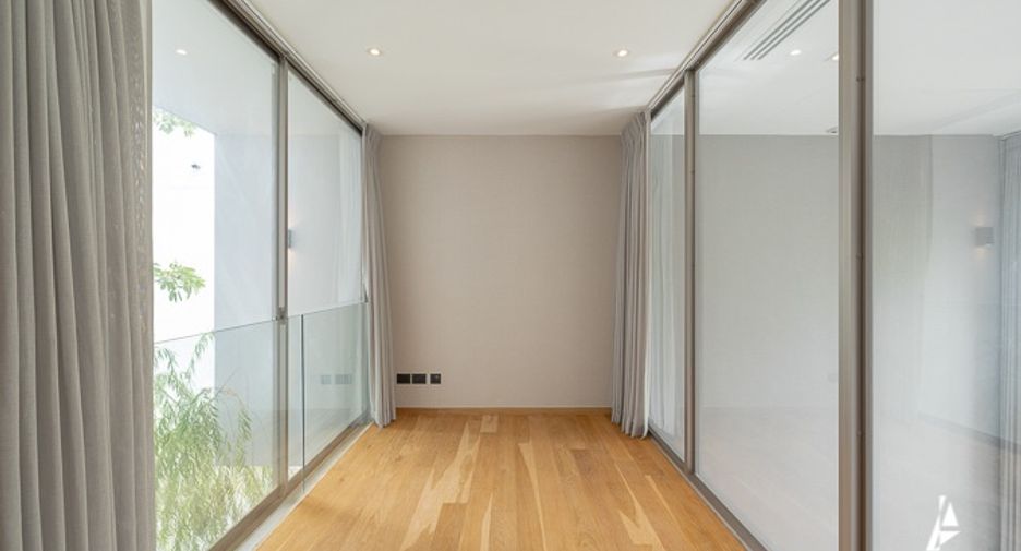 For sale 3 bedrooms house in Watthana, Bangkok
