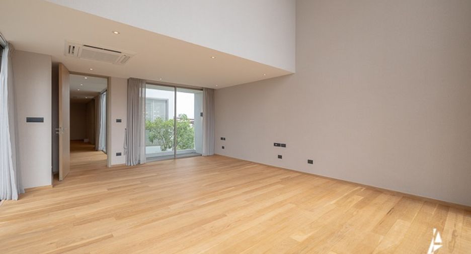 For sale 3 bedrooms house in Watthana, Bangkok