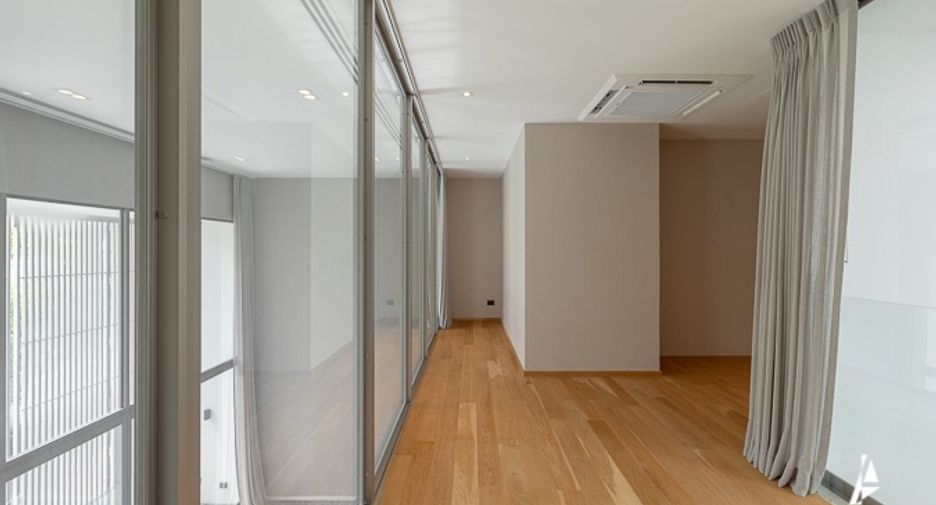 For sale 3 bedrooms house in Watthana, Bangkok