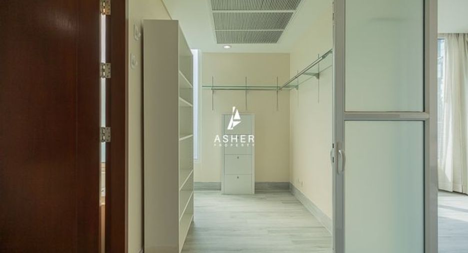 For rent 2 bedrooms condo in Pathum Wan, Bangkok