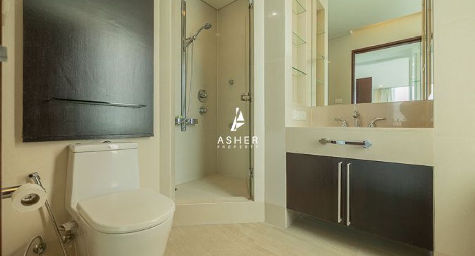 For rent 2 bedrooms condo in Pathum Wan, Bangkok