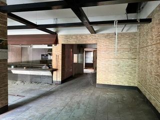 For sale 5 bed retail Space in Mueang Chiang Mai, Chiang Mai