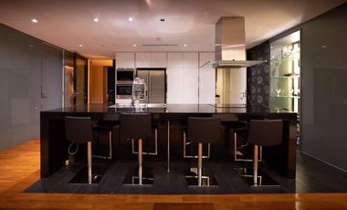 For sale 3 bed condo in Yan Nawa, Bangkok