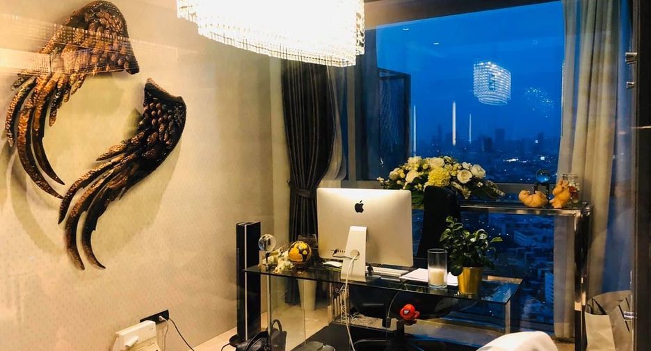For sale 3 bedrooms condo in Yan Nawa, Bangkok