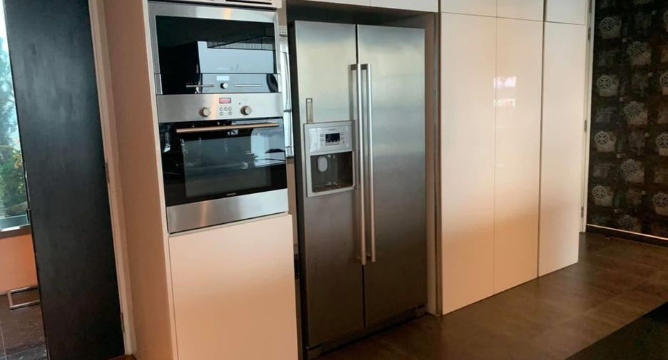 For sale 3 bedrooms condo in Yan Nawa, Bangkok