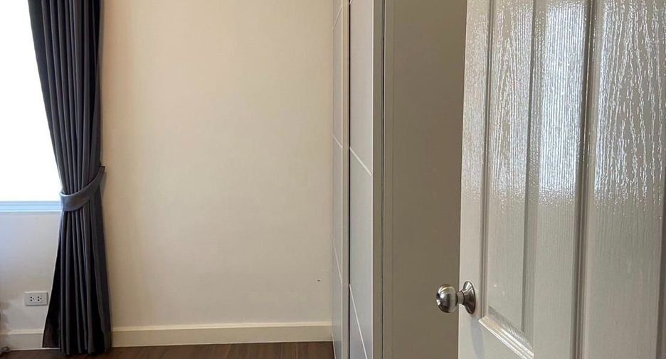 For rent 3 bedrooms townhouse in Prawet, Bangkok