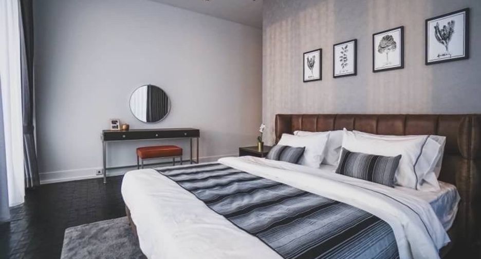 For rent 2 bedrooms condo in Sathon, Bangkok