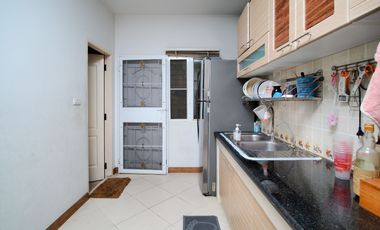 Haus zum Kauf mit 4 Zimmer in Bang Kapi, Bangkok
