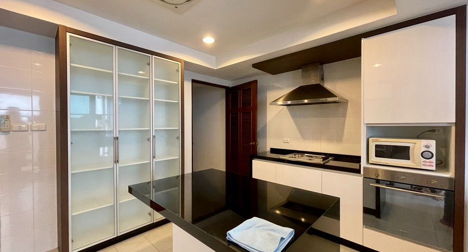 À louer 3 chambres appartement à Watthana, Bangkok