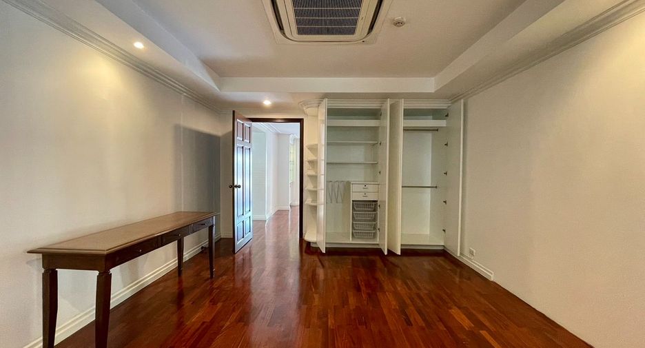À louer 3 chambres appartement à Watthana, Bangkok