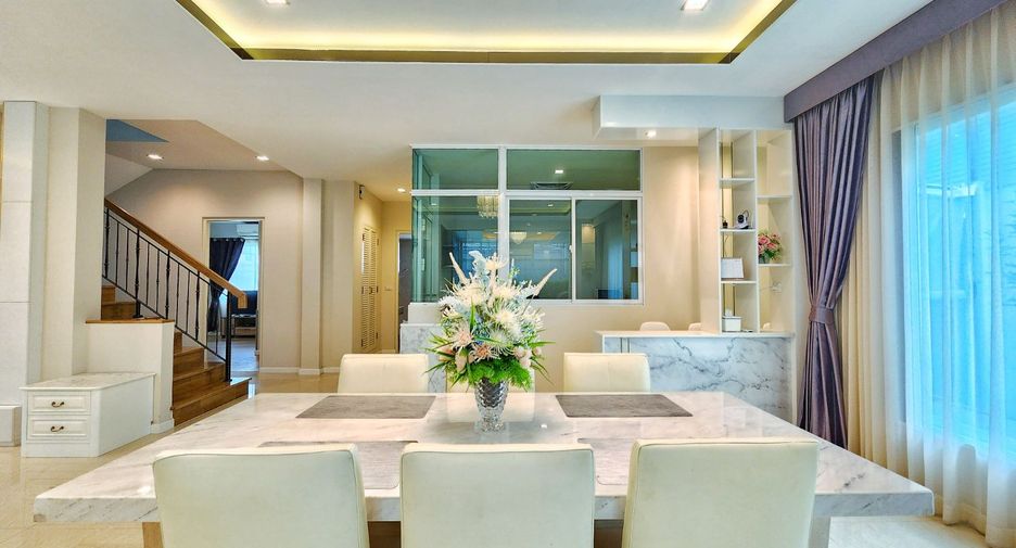 For sale 4 bedrooms house in Phasi Charoen, Bangkok