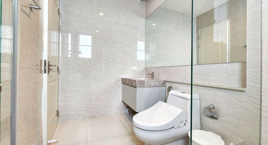 For sale 4 bedrooms house in Phasi Charoen, Bangkok