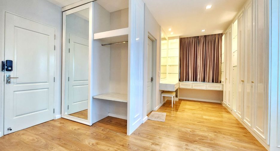 For sale 4 bedrooms house in Phasi Charoen, Bangkok