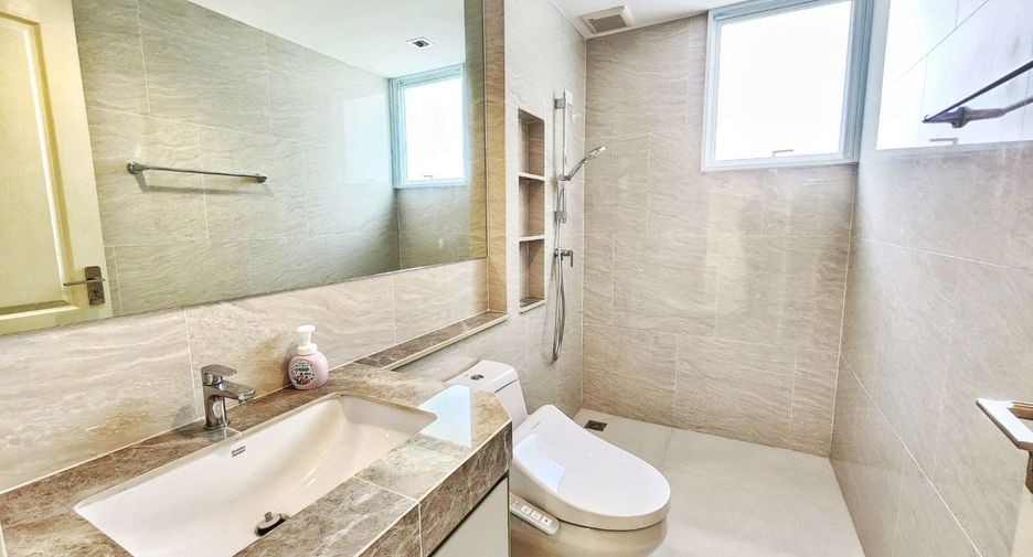 For sale 4 bedrooms house in Phasi Charoen, Bangkok