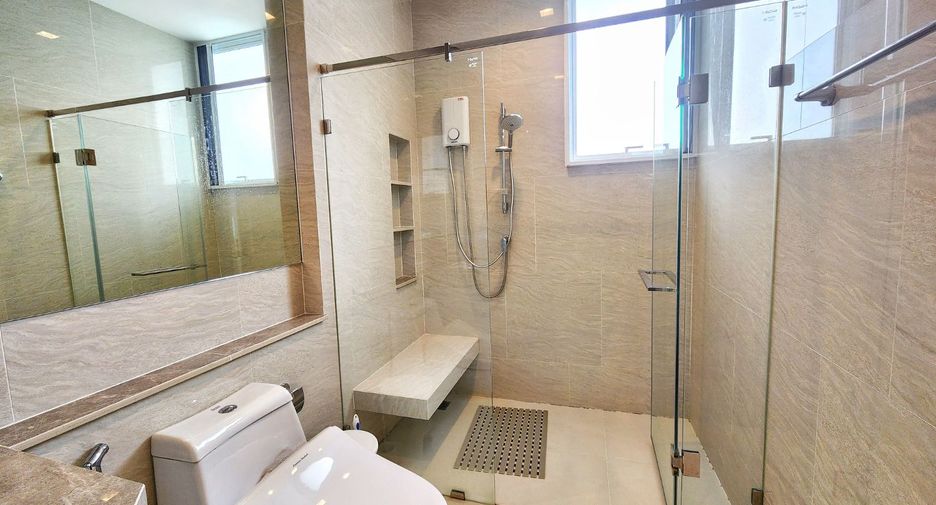 For sale 4 bedrooms house in Phasi Charoen, Bangkok